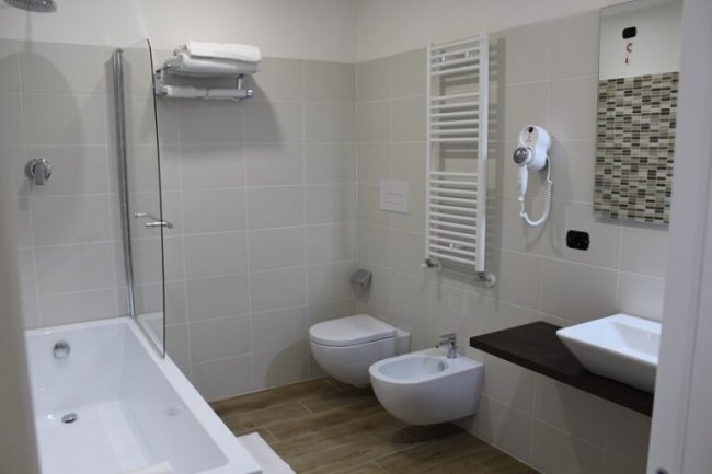 CAMERE HOTEL